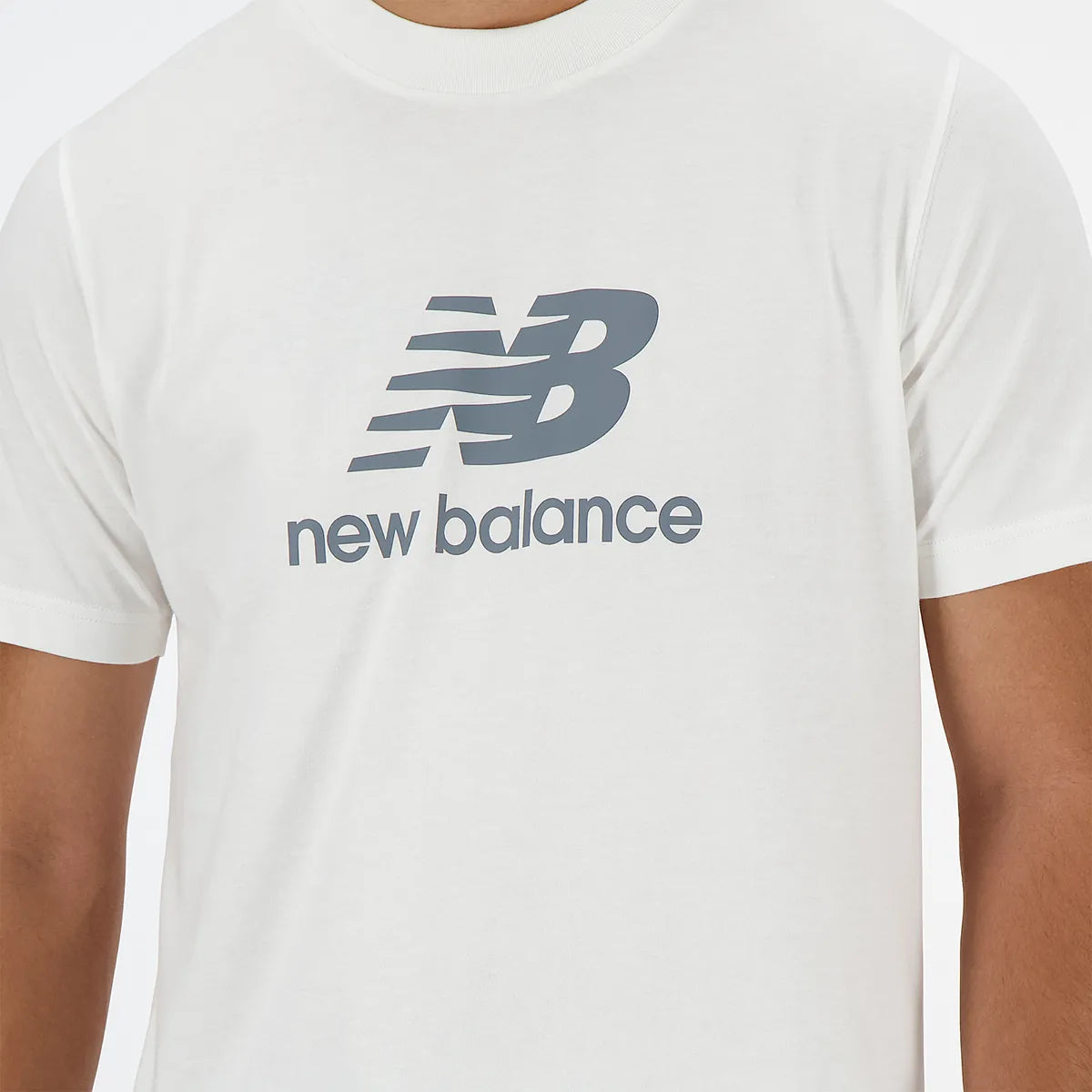 T-SHIRT NEW BALANCE ESSENTIALS LOGO