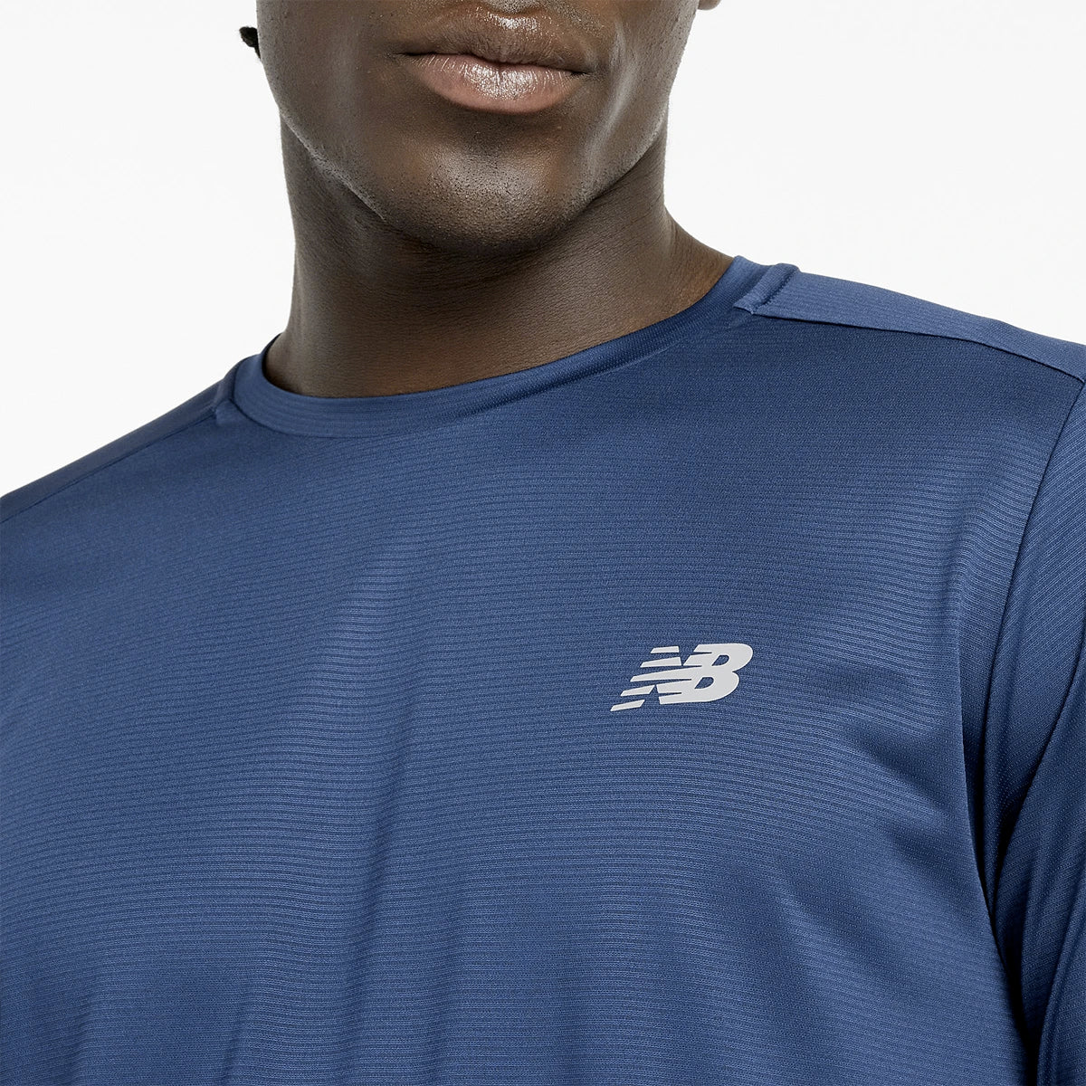 T-SHIRT NEW BALANCE SPORT ESSENTIALS MANCHES LONGUES