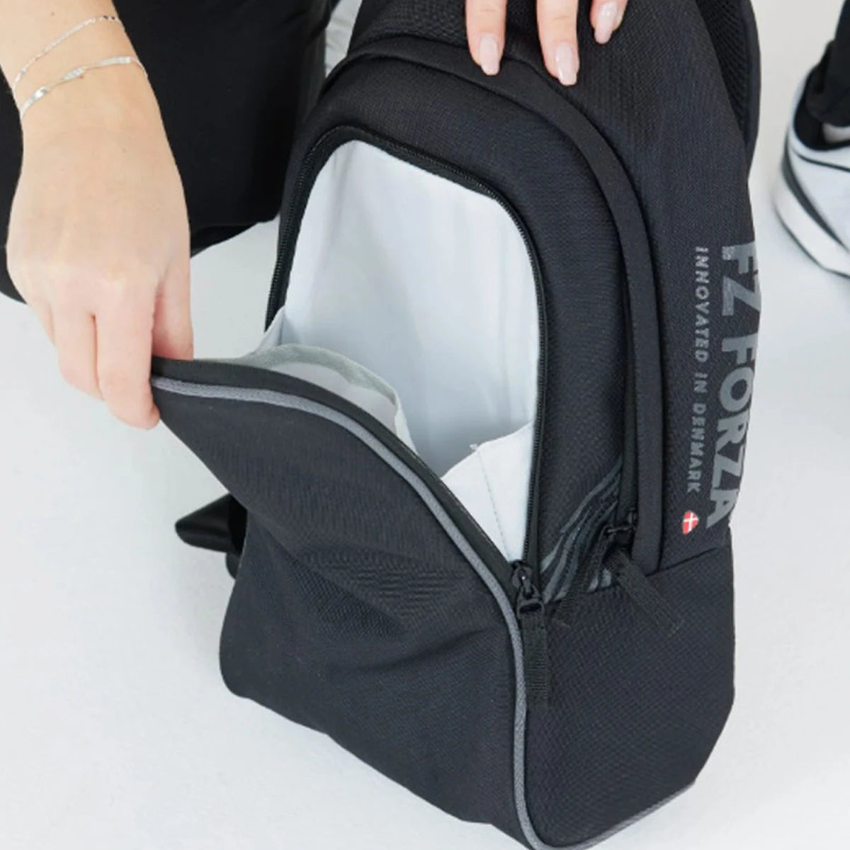 FZ FORZA SLING BAG BLACK FZ250050