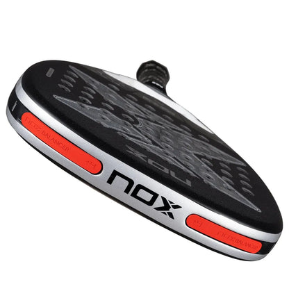 RAQUETTE DE PADEL NOX AT10 GENIUS ATTACK 18K ALUM BY AGUSTIN TAPIA 2026