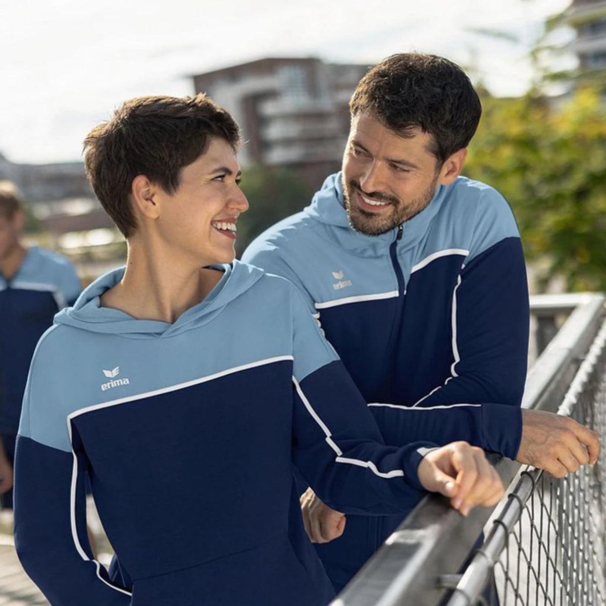 SWEAT A CAPUCHE ERIMA FEMME CHANGE
