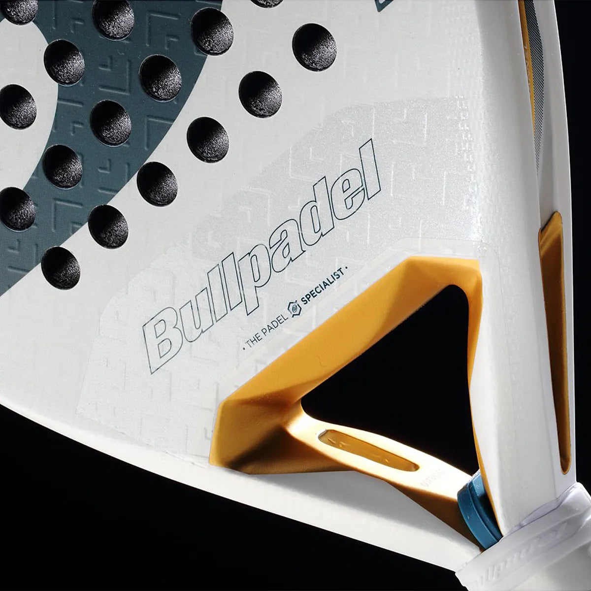 RAQUETTE PADEL BULLPADEL PEARL 26 BY BEA GONZALEZ