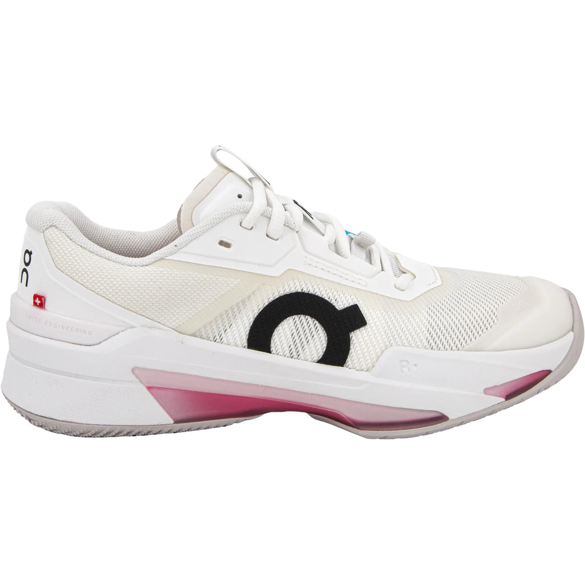 ON WOMEN'S SHOES THE ROGER PRO FIRE ALL SURFACES
