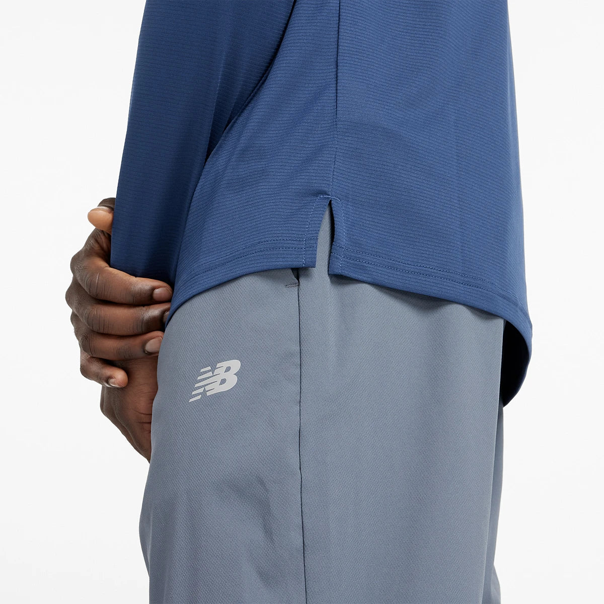 T-SHIRT NEW BALANCE SPORT ESSENTIALS MANCHES LONGUES
