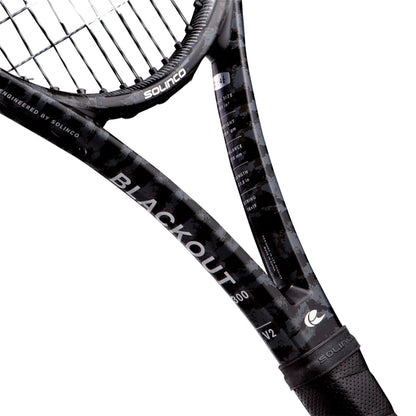 RAQUETTE DE TENNIS SOLINCO BLACKOUT V2 CAMO (300 GR) (2025)