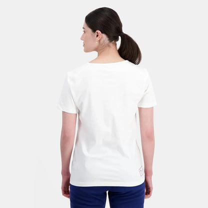 V-NECK LE COQ SPORTIF T-SHIRT PARIS 2024 ESSENTIAL