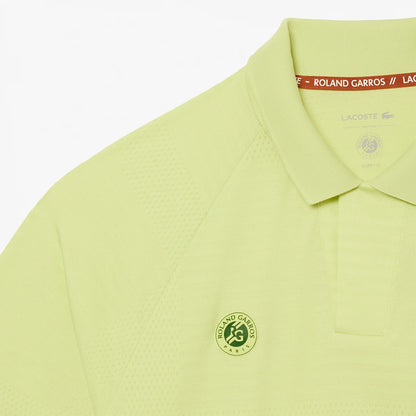 POLO LACOSTE SPIELER AUF DEM PLATZ GRAFISCH