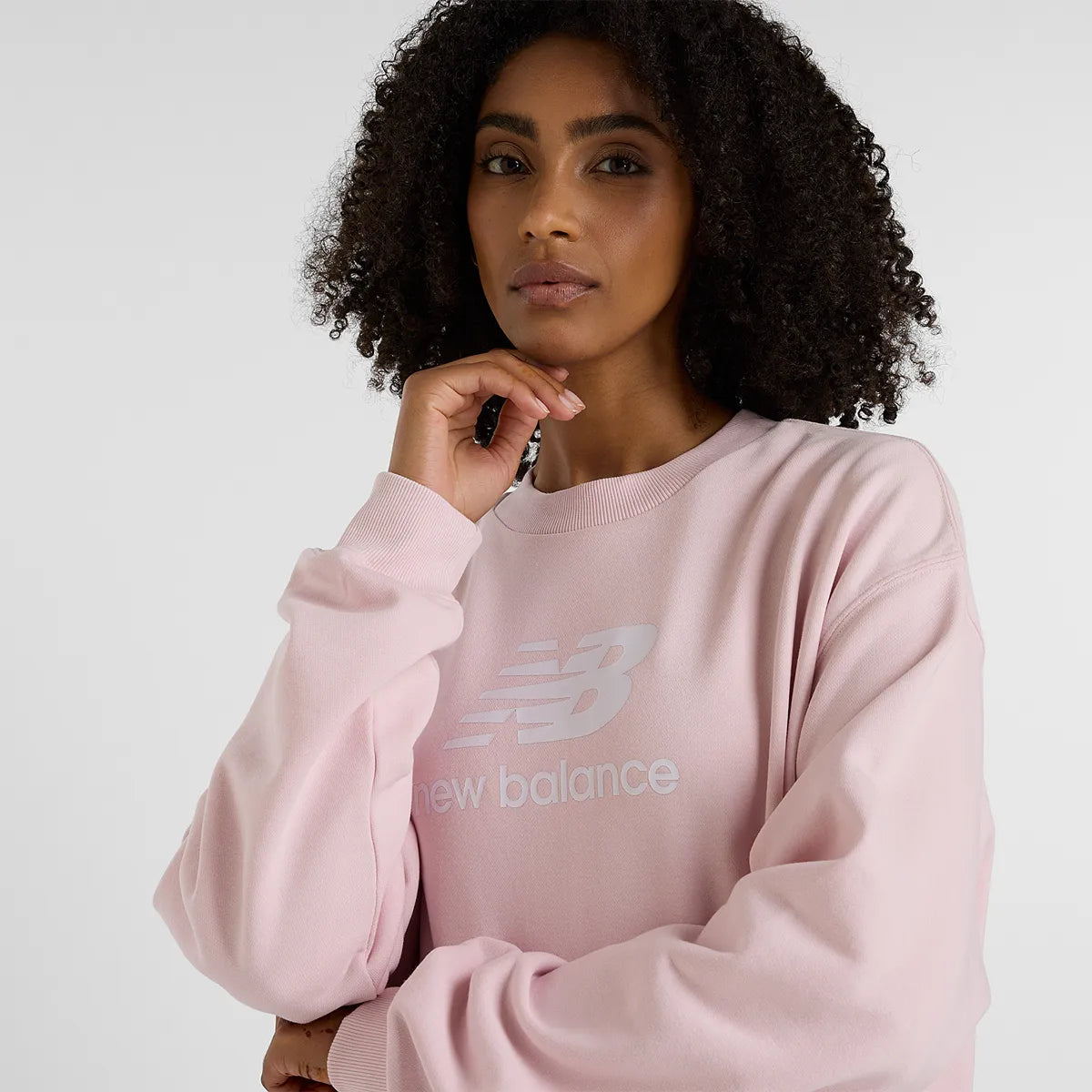NEW BALANCE DAMEN SWEATSHIRT ESSENTIALS FRENCH TERRY LOGO